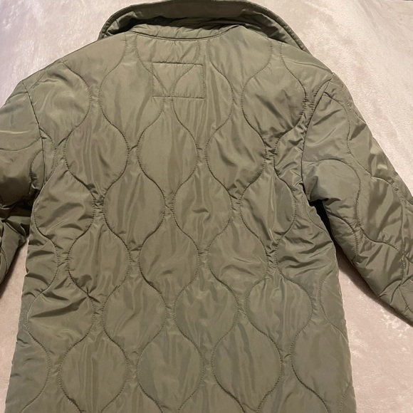 Old Navy Girl’s Water Resistant Quilt Jacket Olive Green Size Large (10-12) - Picture 4 of 4